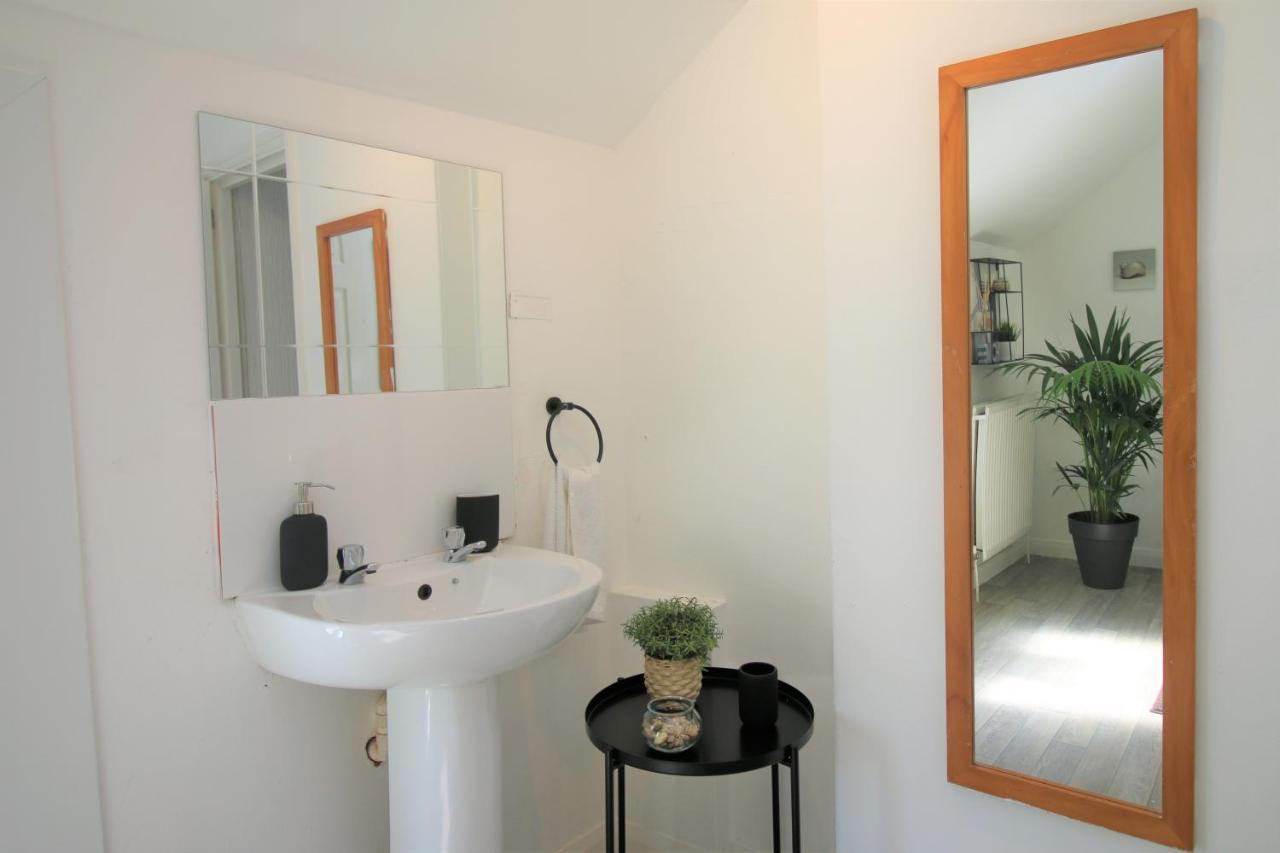 Three Bedroom Townhouse - Free Local Parking - By Property Promise Cardiff Exterior foto