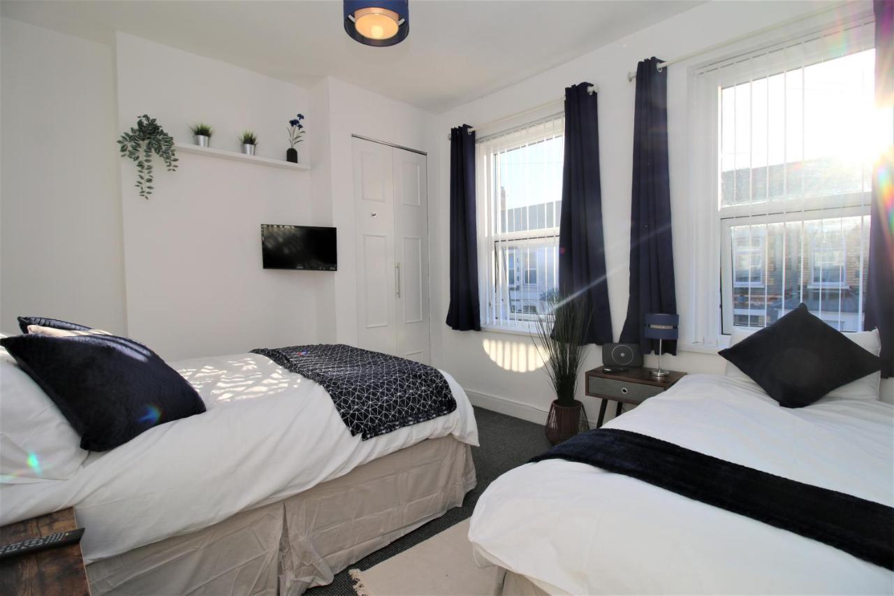 Three Bedroom Townhouse - Free Local Parking - By Property Promise Cardiff Exterior foto