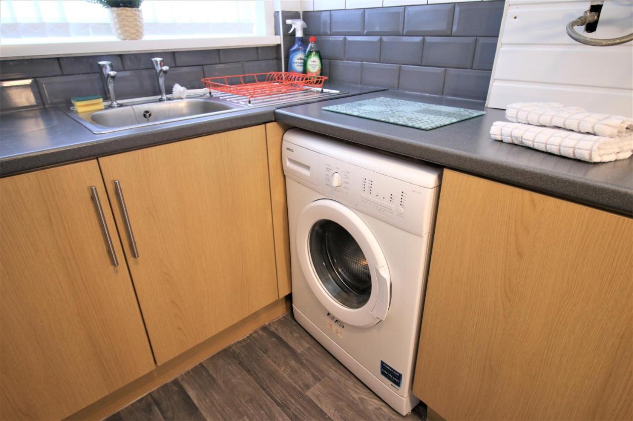 Three Bedroom Townhouse - Free Local Parking - By Property Promise Cardiff Exterior foto