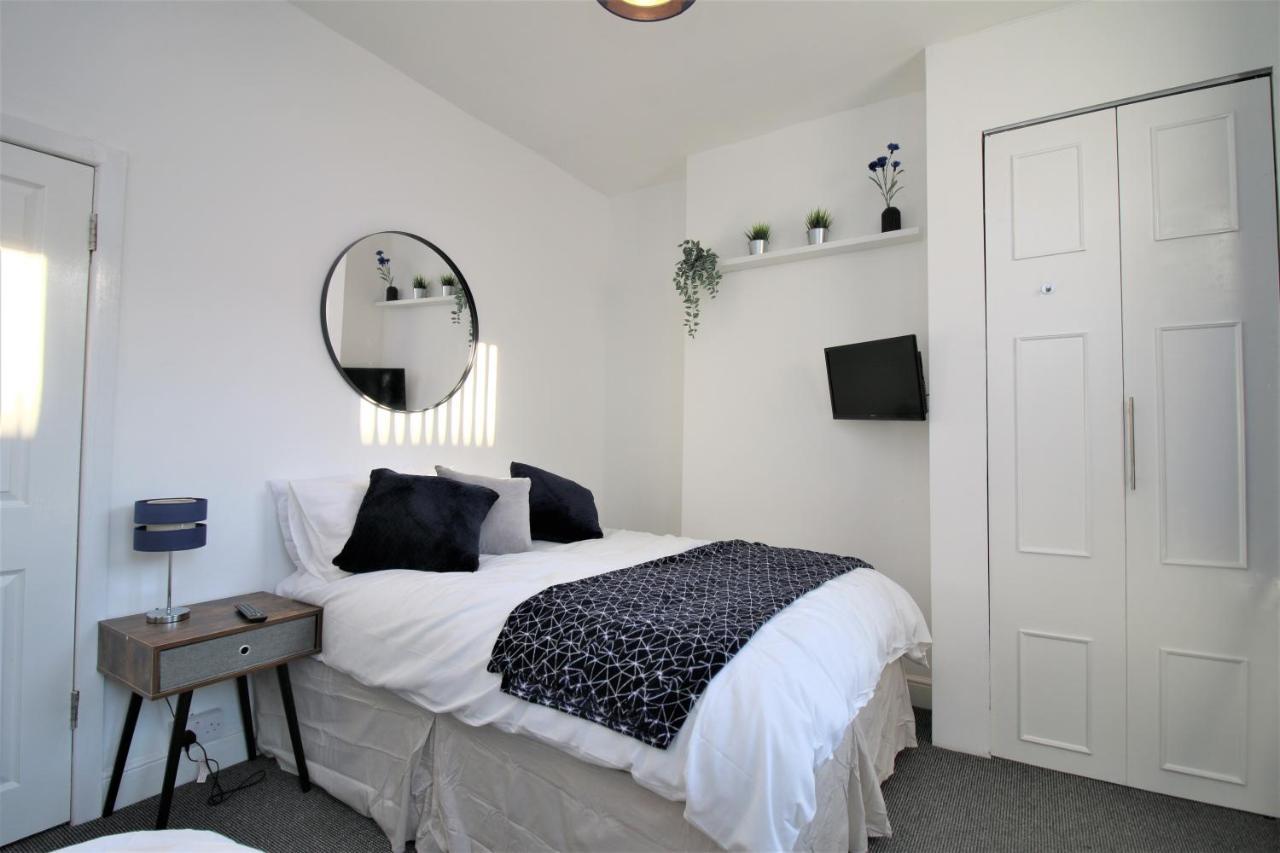Three Bedroom Townhouse - Free Local Parking - By Property Promise Cardiff Exterior foto