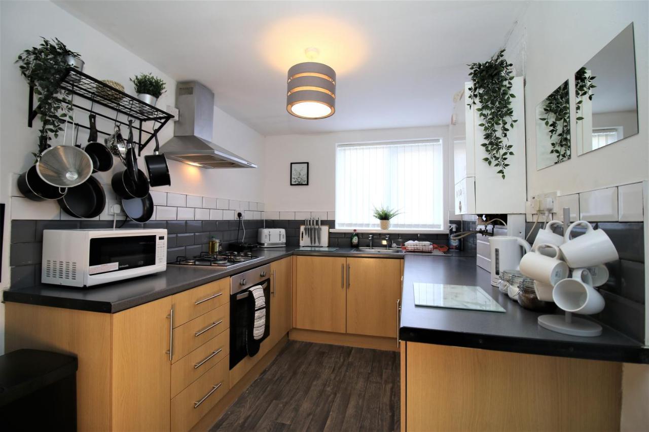 Three Bedroom Townhouse - Free Local Parking - By Property Promise Cardiff Exterior foto